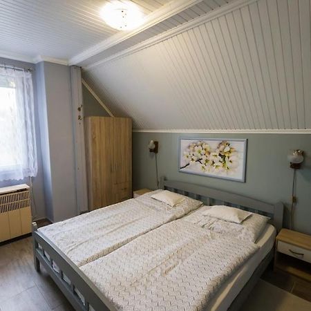 Joli Guesthouse Ordacsehi Buitenkant foto