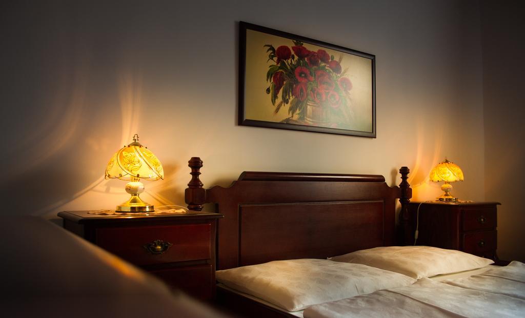 Joli Guesthouse Ordacsehi Buitenkant foto