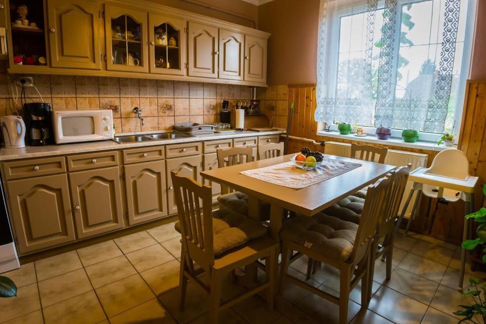 Joli Guesthouse Ordacsehi Buitenkant foto