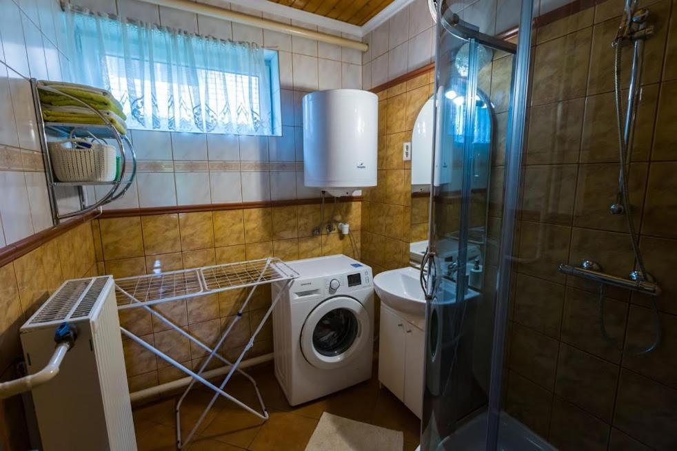 Joli Guesthouse Ordacsehi Buitenkant foto
